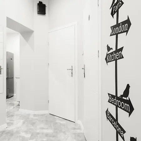 Przytulna Kawalerka 10min Pieszo Od Dworca/galerii Катовице